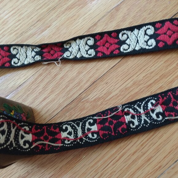 Vintage Austria Cow Bell Souvenir Cowbell with Embroidered Woven Strap Edelweiss - Picture 11 of 15